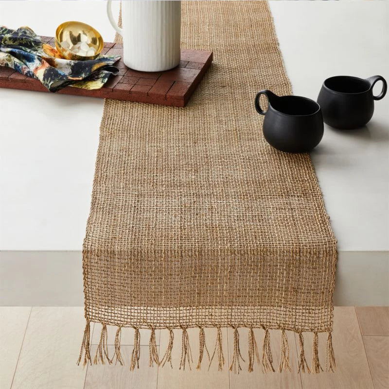 Chemin de Table en Toile de Jute Sobre et Décoratif