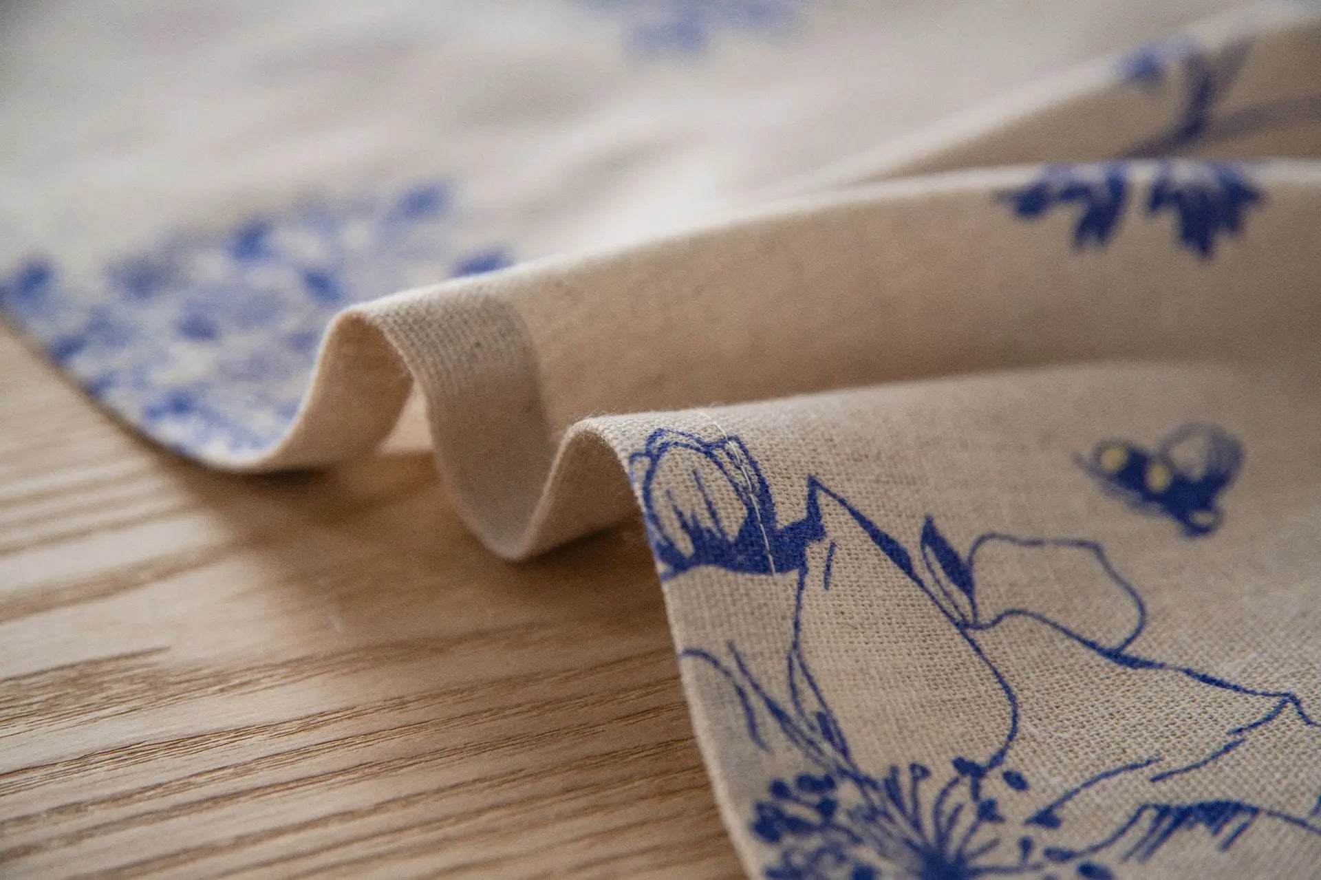 Nappe Rectangulaire en Coton et Lin – Motif Fleurs Sauvages pour une Table Naturelle et Authentique