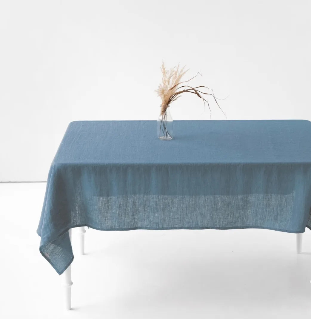 Nappe Rectangulaire en Lin Bleu – Fraîcheur Subtile et Ambiance Relaxante pour Tous Vos Repas