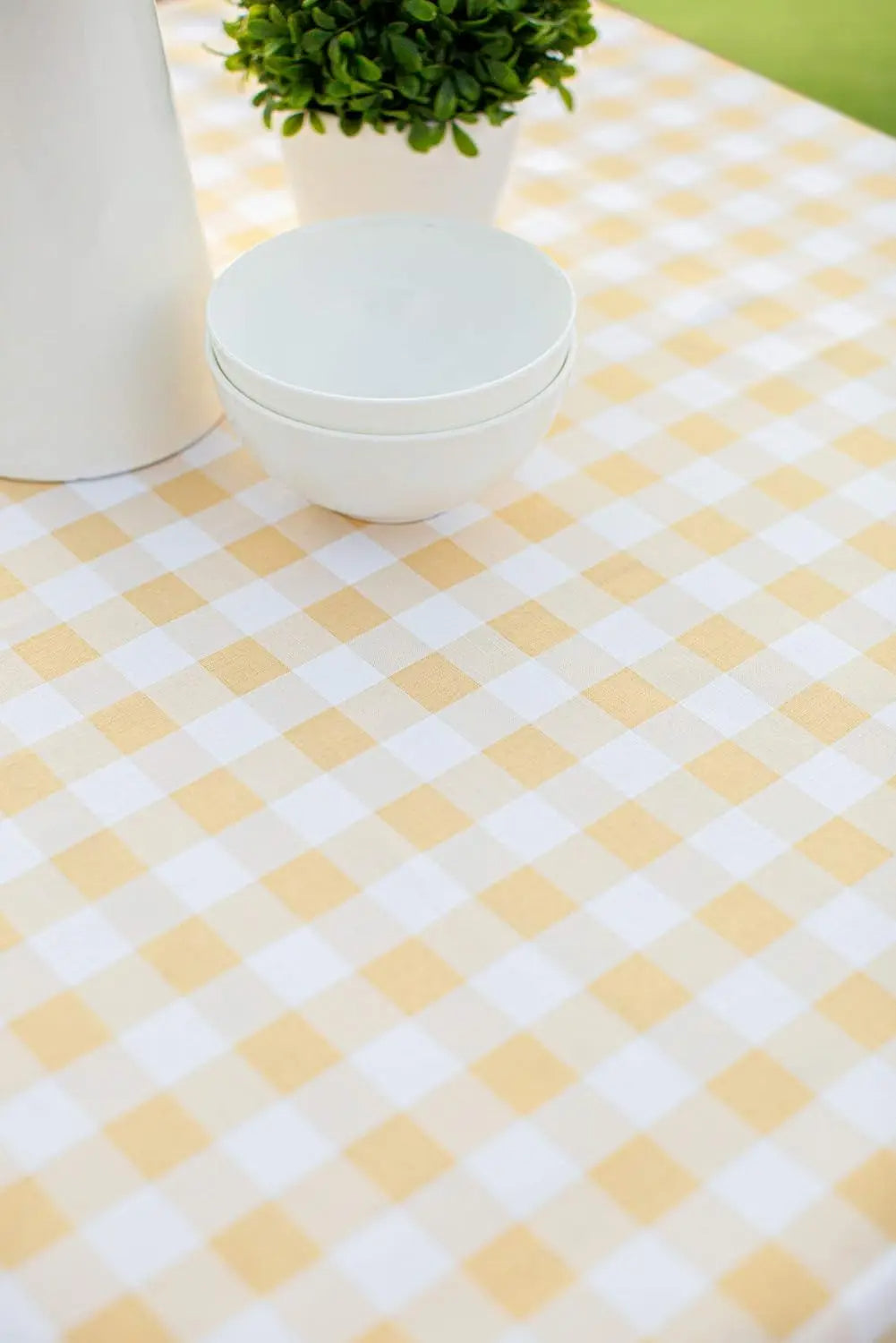 Nappe Rectangulaire à Carreaux Blanc et Jaune – Ambiance Champêtre et Soleil sur Votre Table