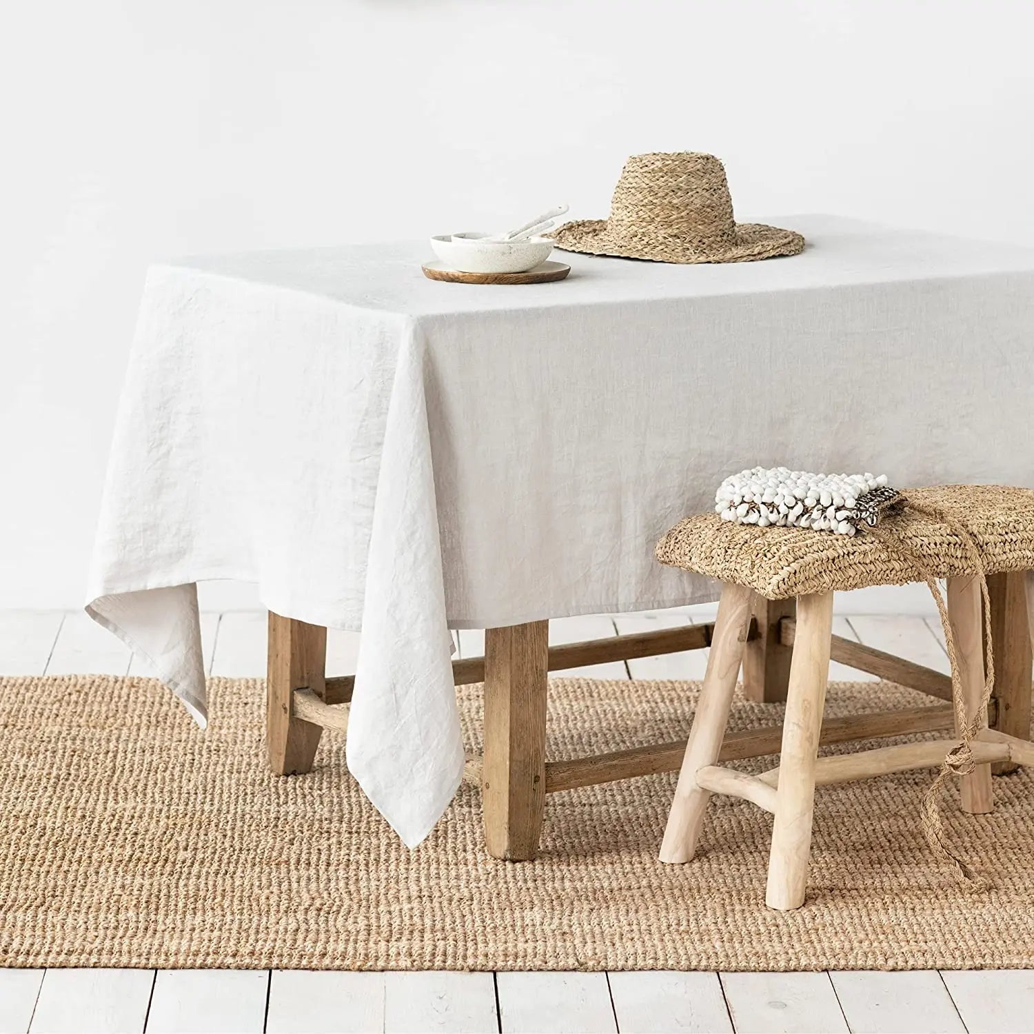 Nappe Rectangulaire en Lin Blanc – Élégance Pure et Intemporelle pour une Table Apaisante