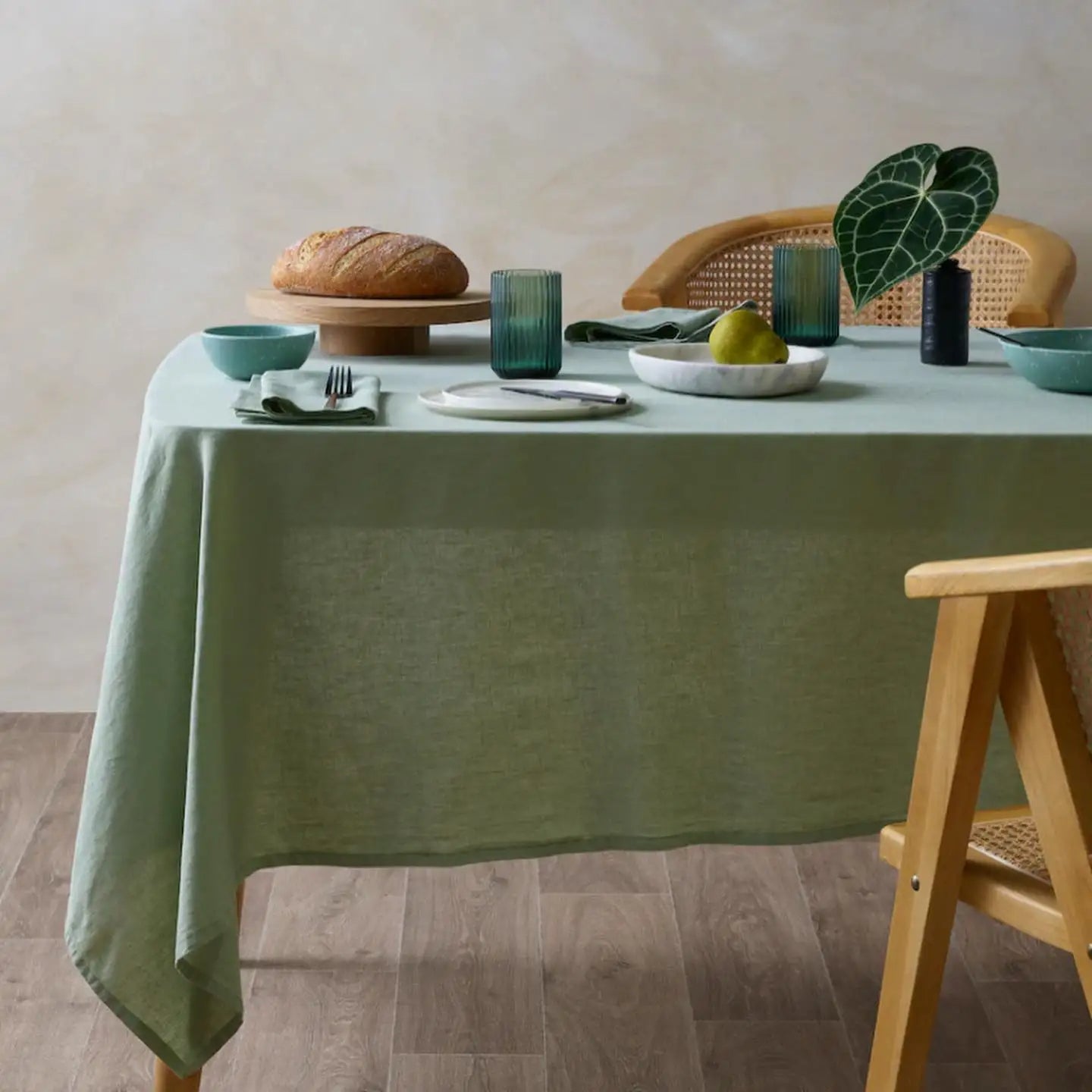 Nappe Rectangulaire en Lin Vert – Harmonie Naturelle et Esprit Apaisant pour Votre Table