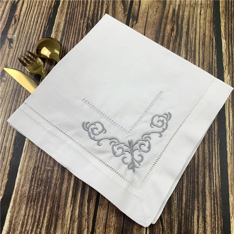 Lot de 12 Serviettes de Table Rétros et Brodées