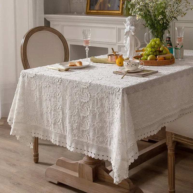 Nappe Blanche Luxueuse et Design en Dentelle