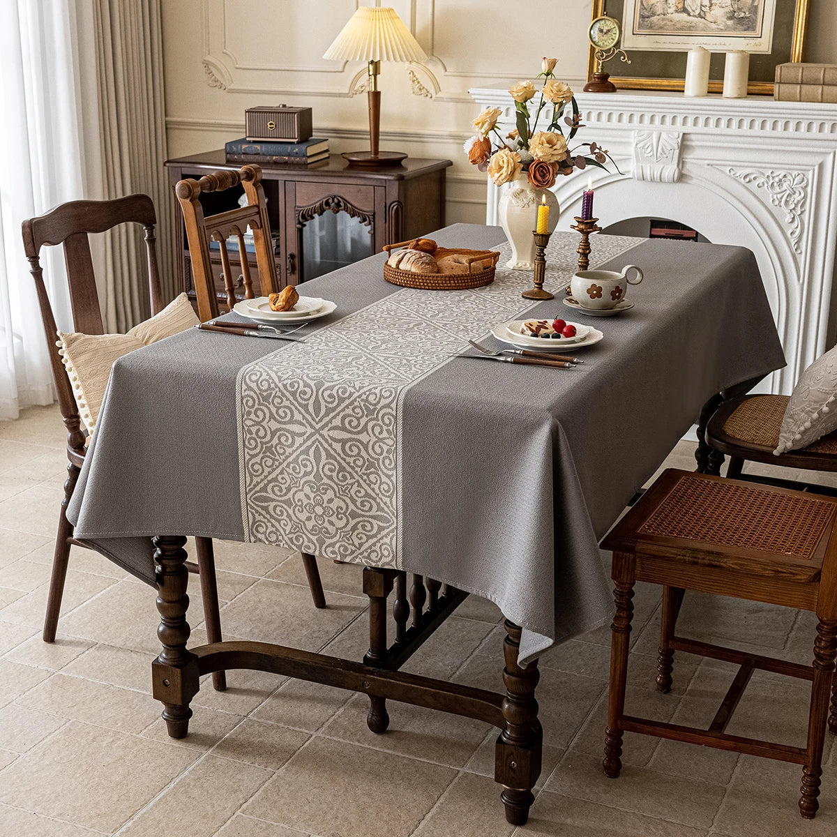 Nappe de Table Grise à Motif Fleur de Lys