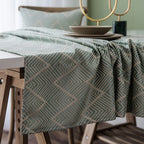 Nappe Verte Élégante au Style Épuré
